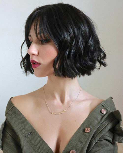 Blunt Bob cho cổ thon