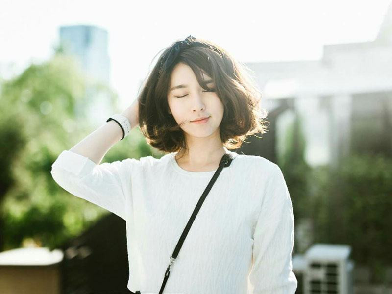 tóc ngắn uốn mái dài