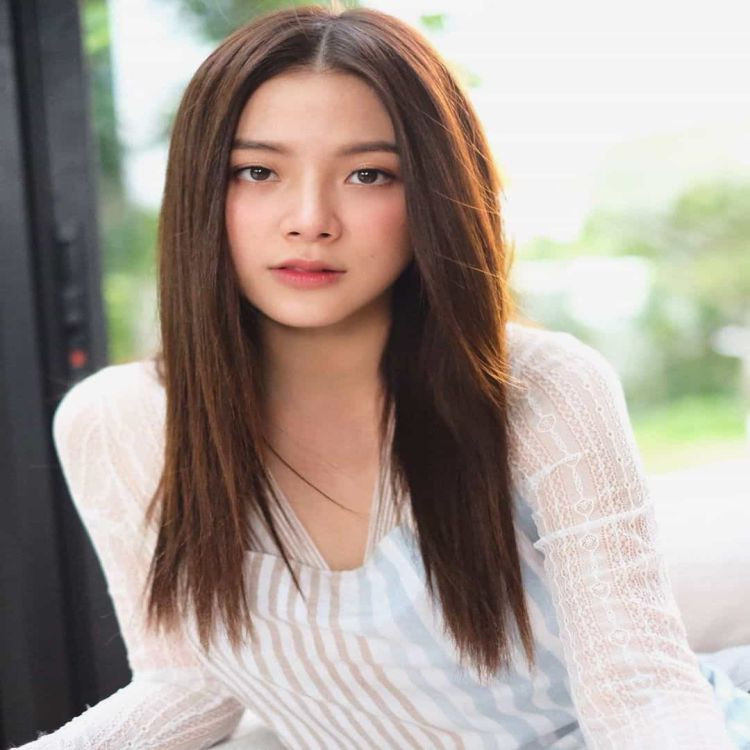 Kiểu tóc 2 mái dài thẳng