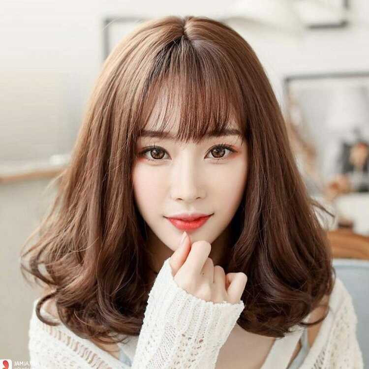 Tóc màu nâu gỗ